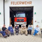 12. April 2026 – Jugendgruppe baut Feuerwehr-Stühle für die Gemeinde-Rallye 2026